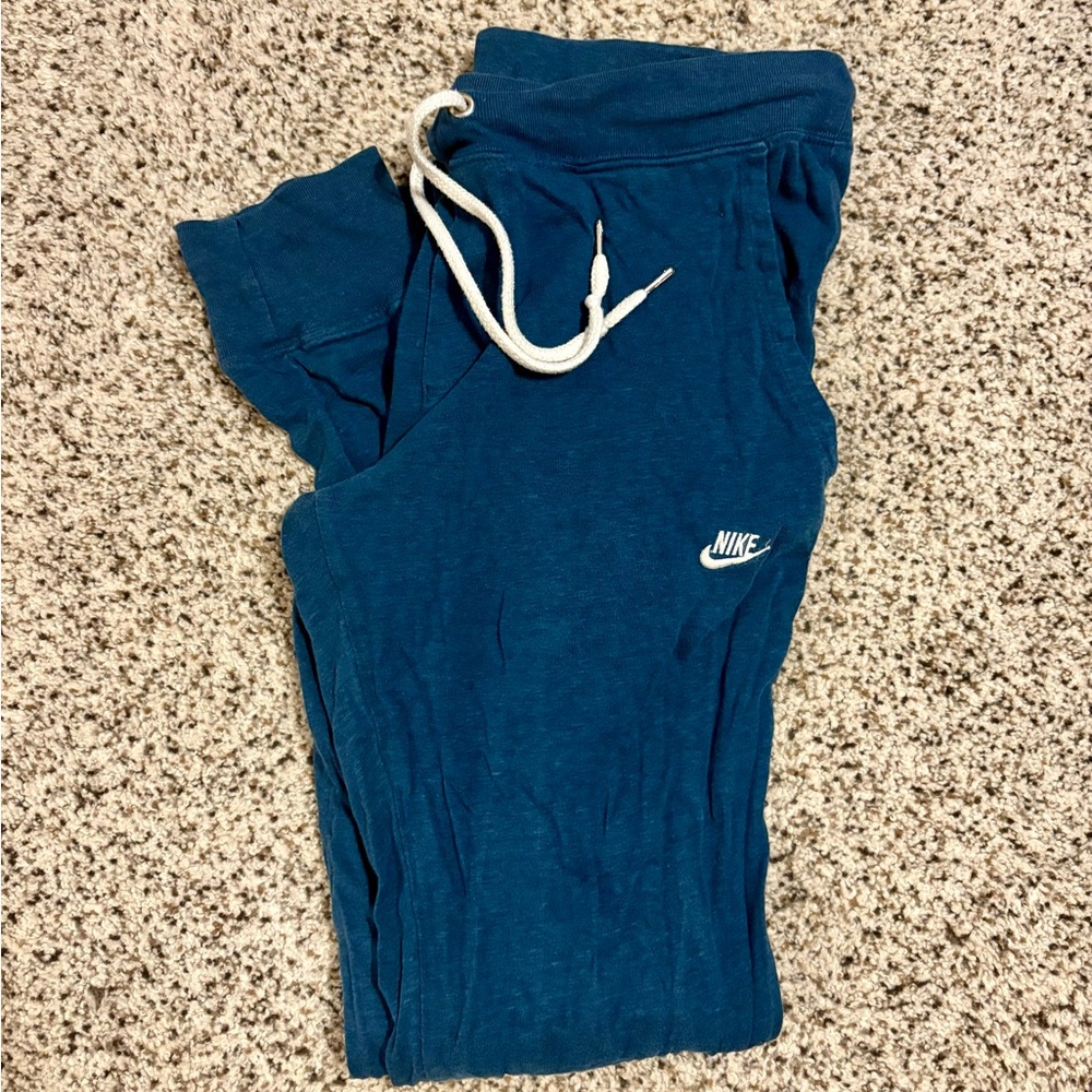 💝 3/$10. Nike Blue joggers